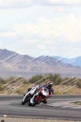 media/Nov-16-2025-Race Pace (Sun) [[8c5fa54630]]/Non Verified Riders (1st 20 Minutes)/5-Turn 15 (110pm)/